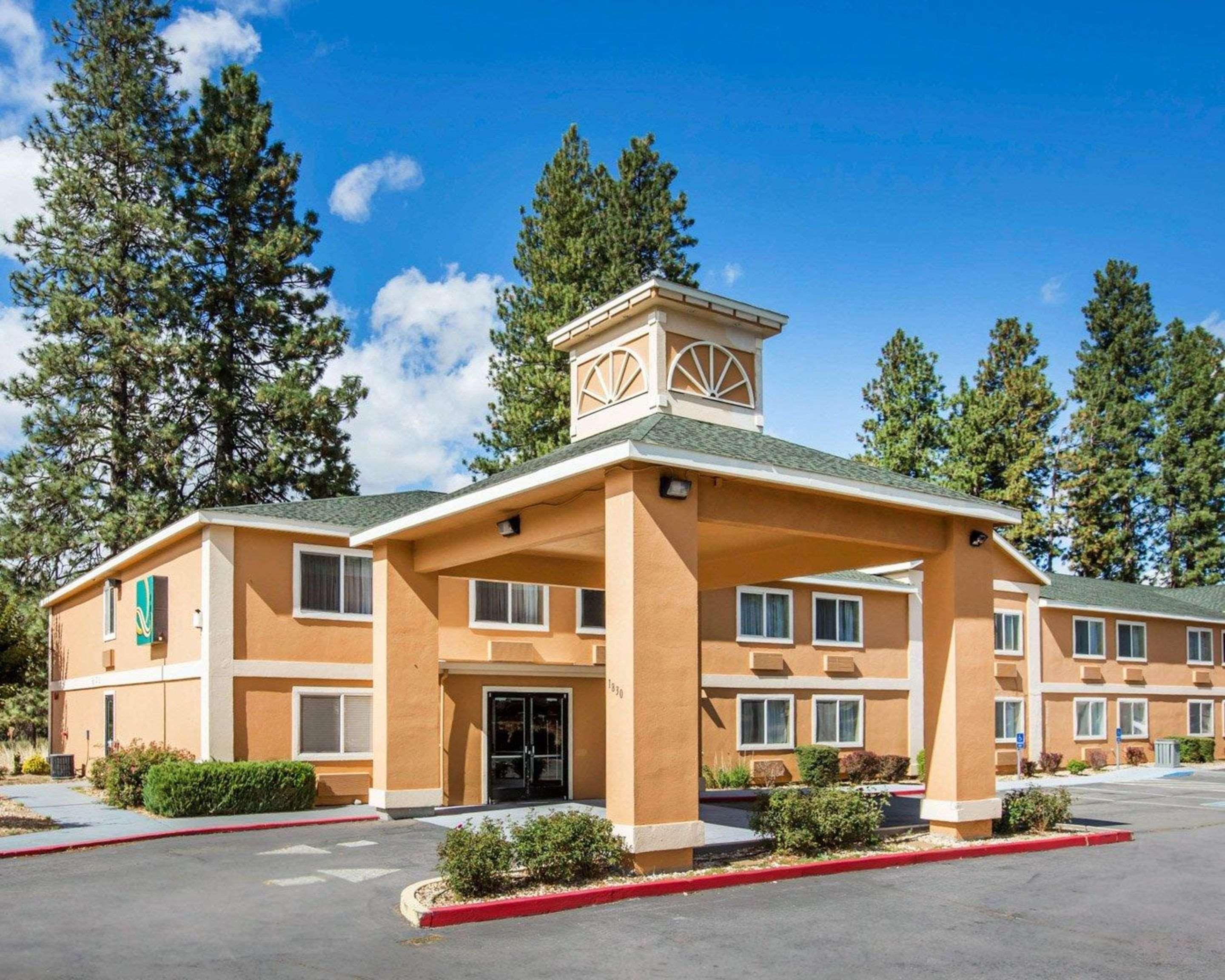 Quality Inn & Suites Weed Buitenkant foto
