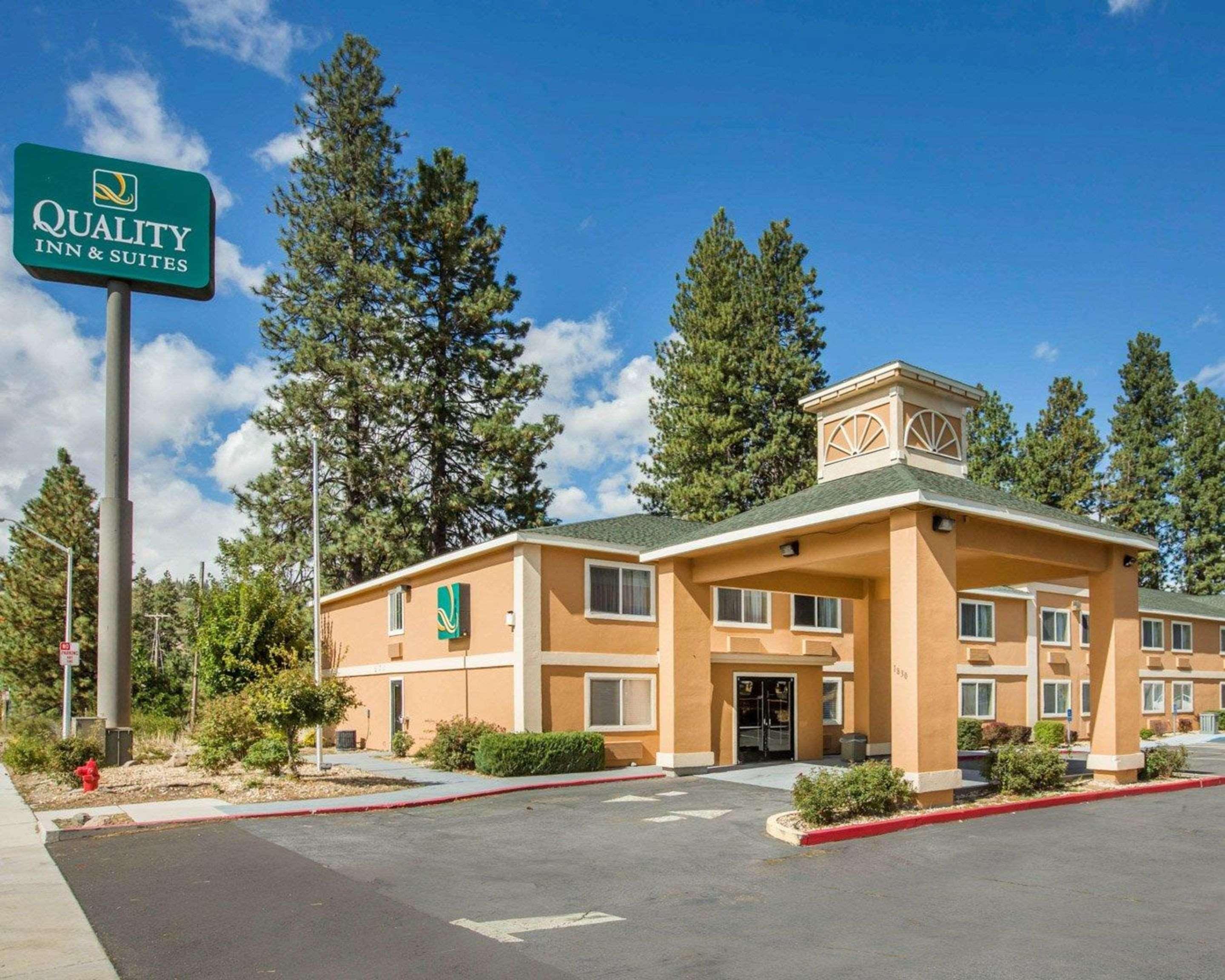 Quality Inn & Suites Weed Buitenkant foto