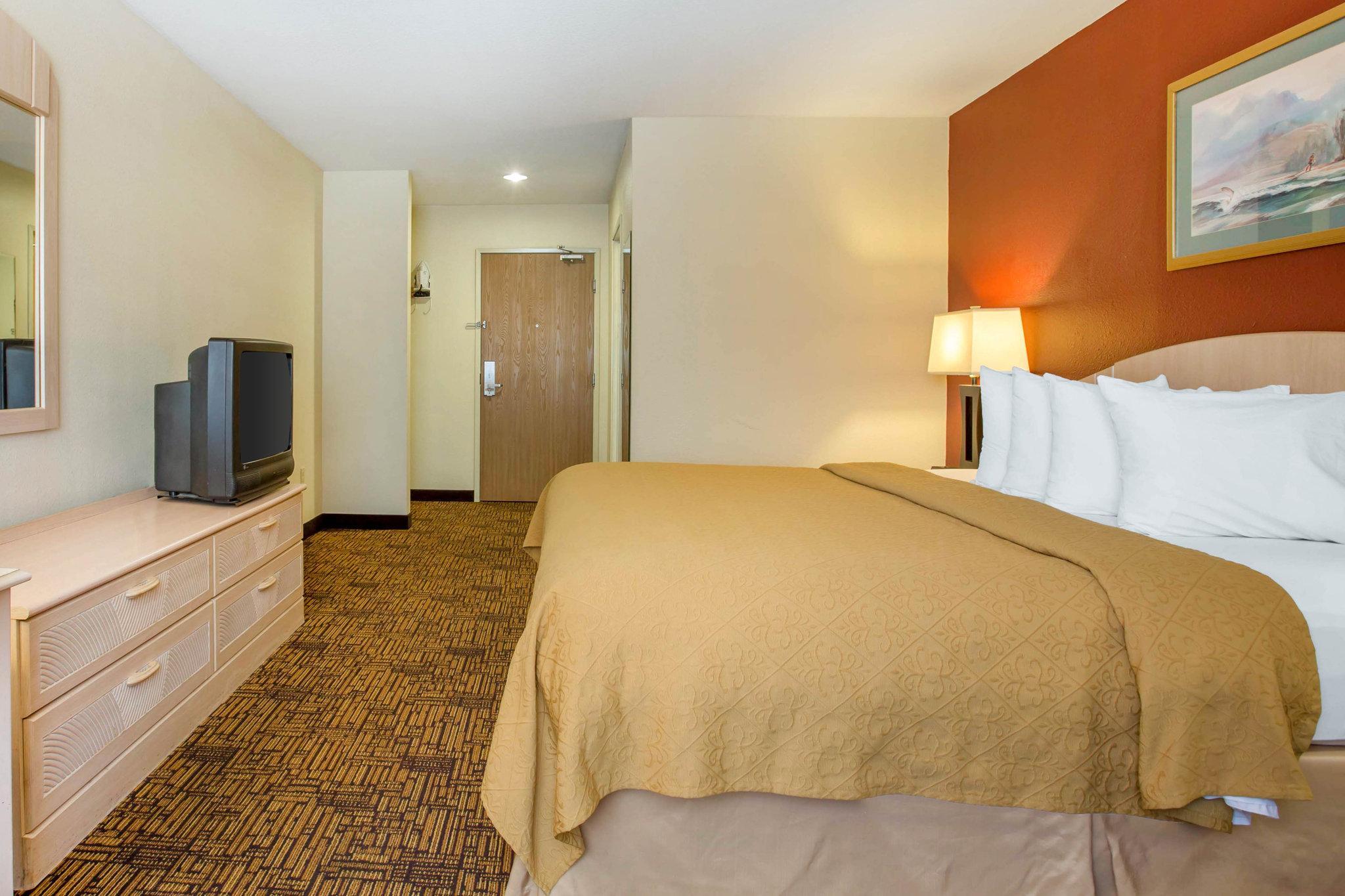 Quality Inn & Suites Weed Buitenkant foto