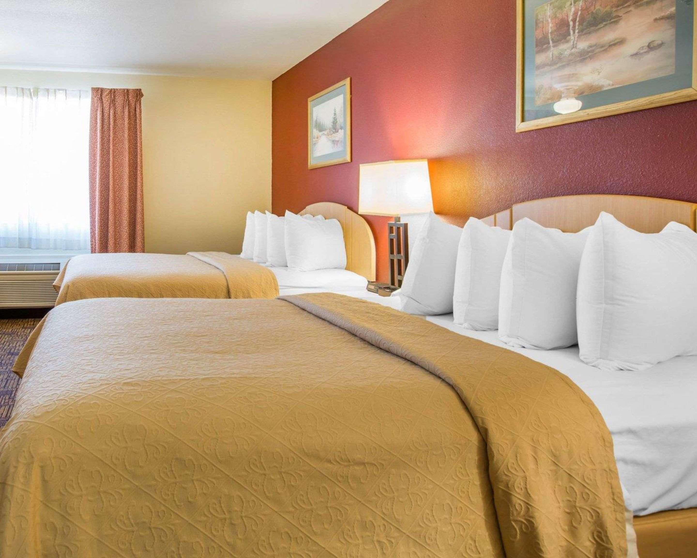 Quality Inn & Suites Weed Buitenkant foto