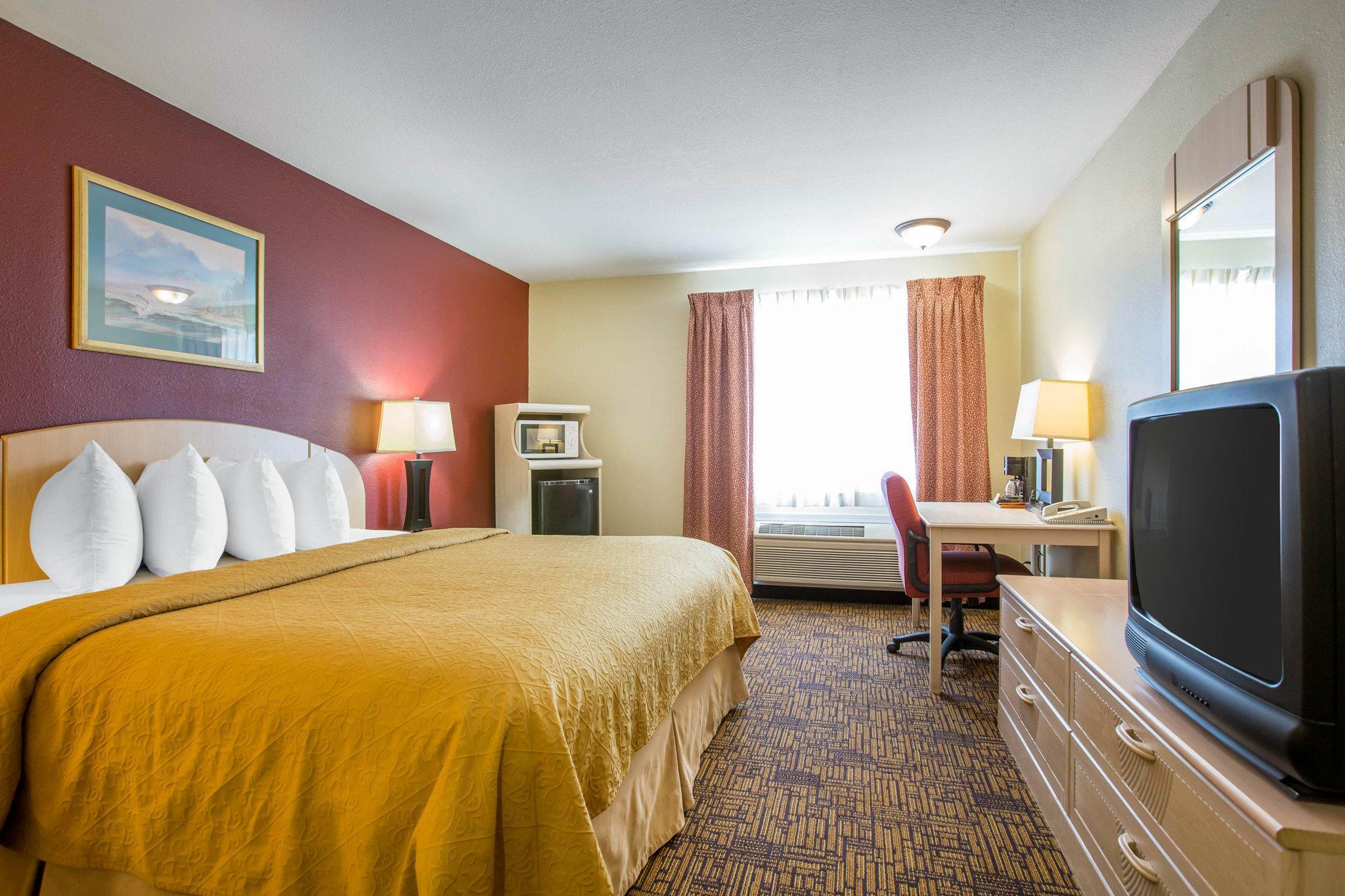 Quality Inn & Suites Weed Buitenkant foto