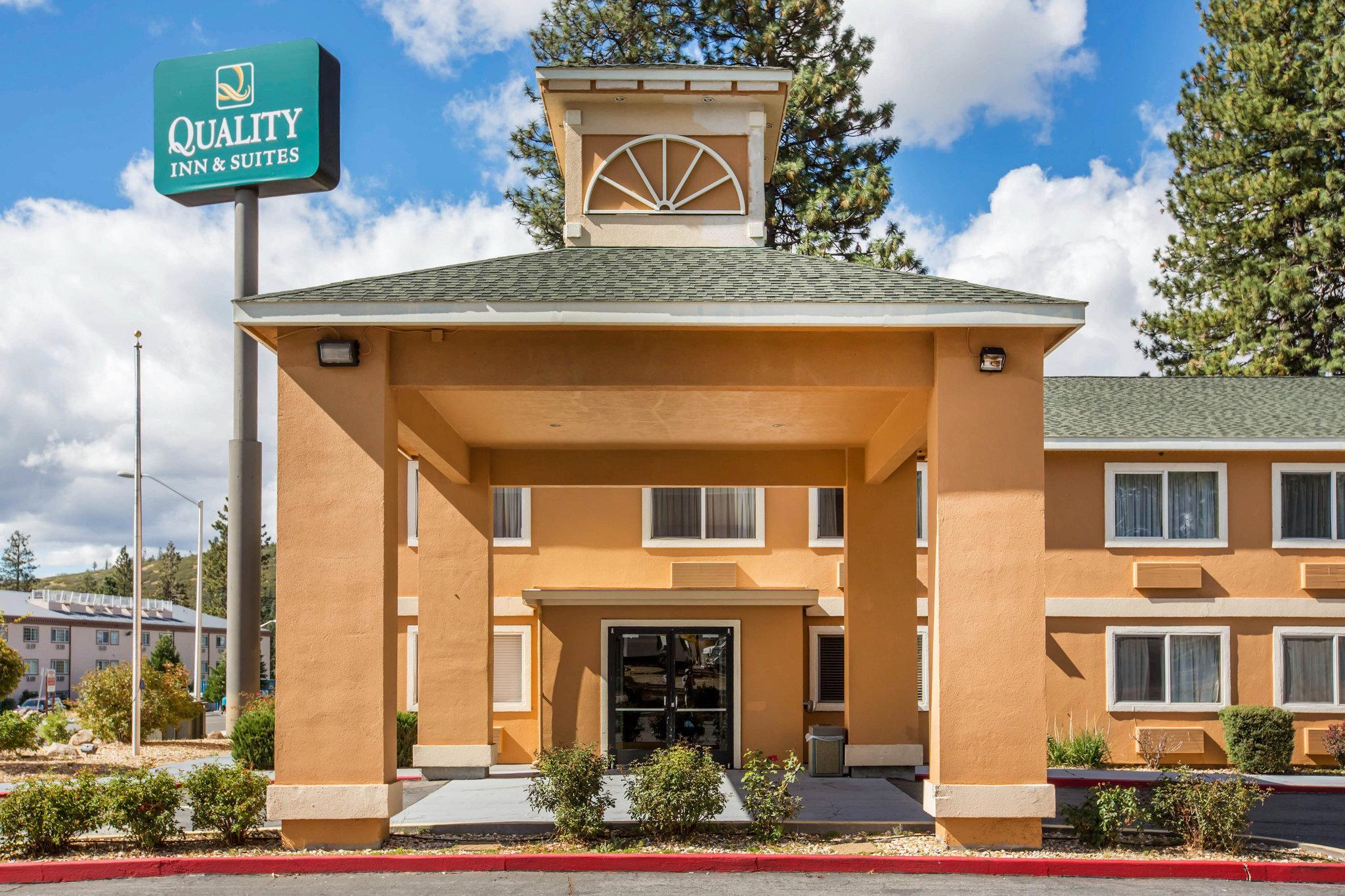 Quality Inn & Suites Weed Buitenkant foto