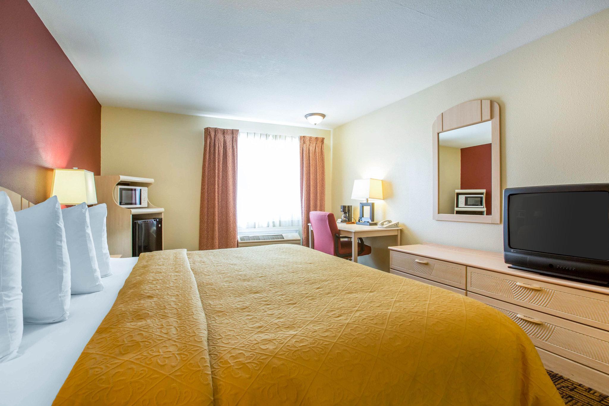 Quality Inn & Suites Weed Buitenkant foto