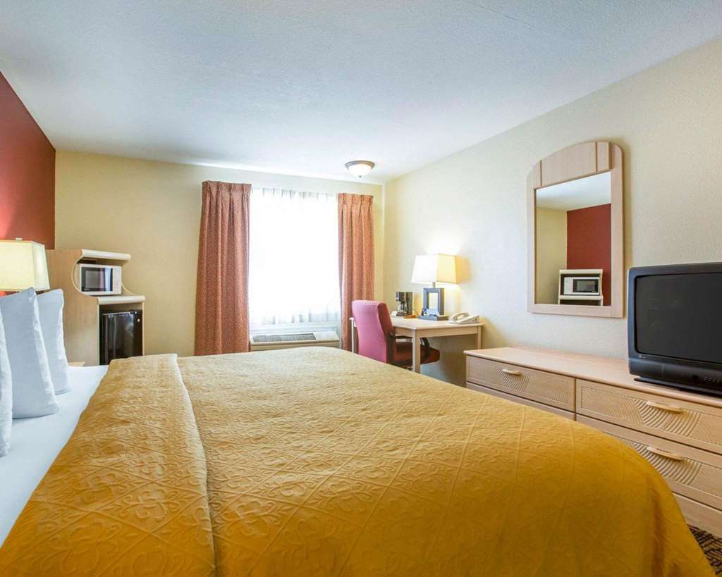 Quality Inn & Suites Weed Buitenkant foto